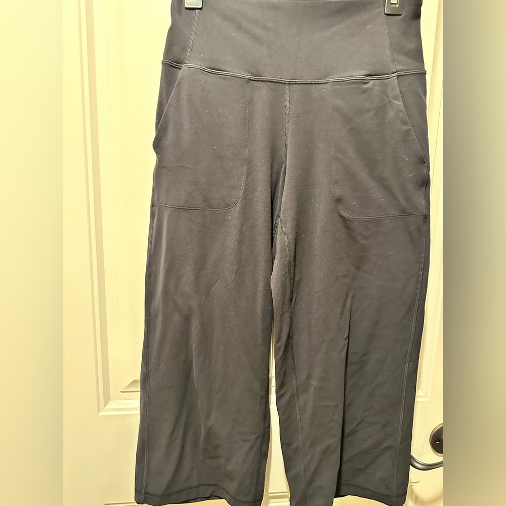 Lululemon Align Wide Leg Crop with pockets- Size 8